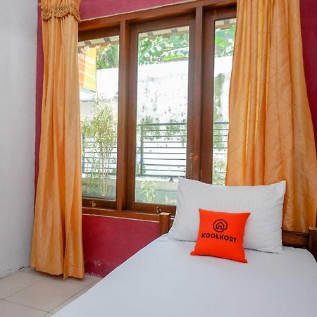 Хостел Koolkost Syariah Near Malioboro Area Джокьякарта Экстерьер фото