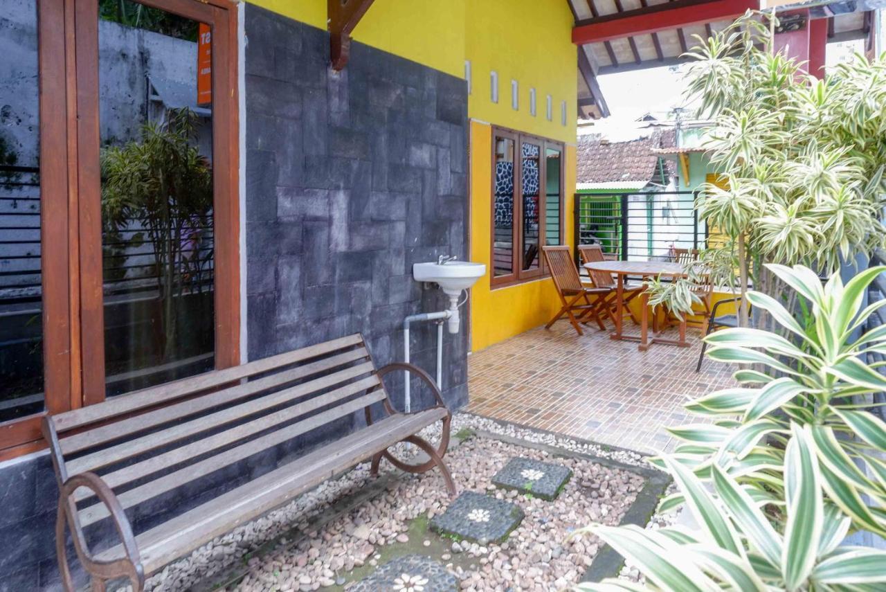 Хостел Koolkost Syariah Near Malioboro Area Джокьякарта Экстерьер фото